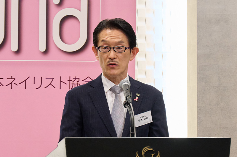 スクール委員長: 鈴木政信